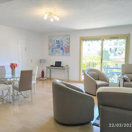 Palais Royal, Plages A Pied, Centre St Raphael Апартаменты Сен-Рафаэль